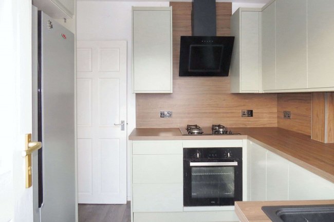 21 Banbury Avenue, Liverpool L25 5LX 5