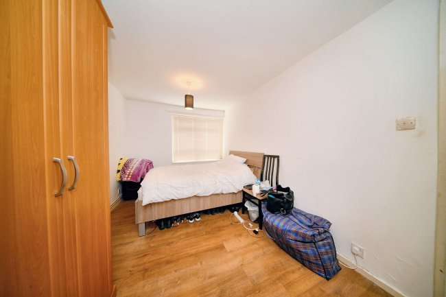 338 Melbourne Court, Holdbrook South, Waltham Cross, Hertfordshire, EN8 7SP 2