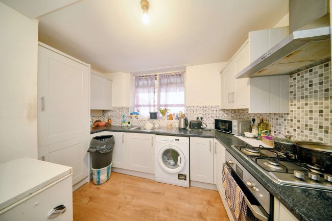 338 Melbourne Court, Holdbrook South, Waltham Cross, Hertfordshire, EN8 7SP 2