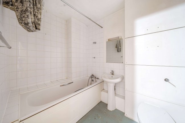 Flat 201 Courtenay House, 9 New Park Road, Brixton Hill, London, SW2 4DN 5