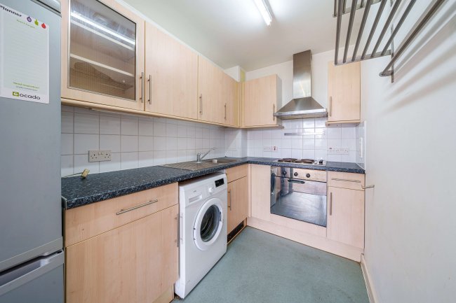 Flat 201 Courtenay House, 9 New Park Road, Brixton Hill, London, SW2 4DN 5