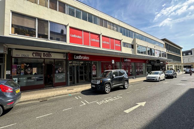 21 Winchcombe House, Winchcombe Street, Cheltenham, Gloucestershire, GL52 2NA 4