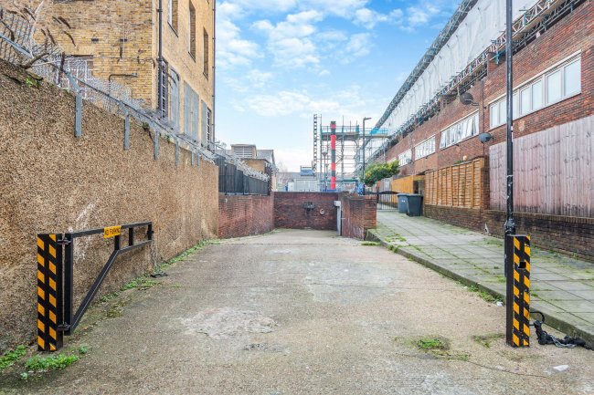 Caister House Garage, Roman Way, Islington, London, N7 8XL 10