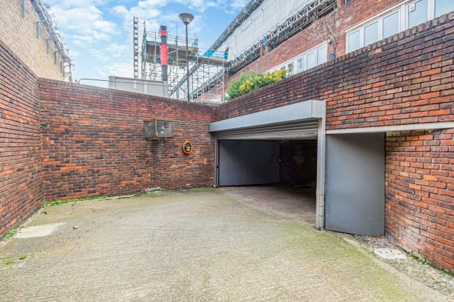 Caister House Garage, Roman Way, Islington, London, N7 8XL 10