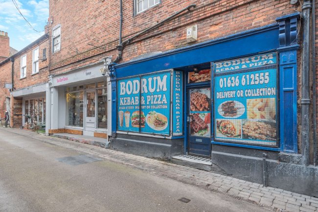 21-21a Castlegate and 2-8 and 12 Boar Lane, Newark, Nottinghamshire NG24 1AJ 7