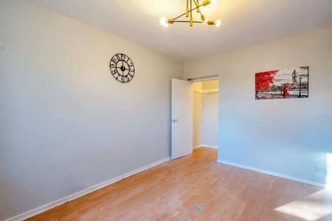 44 Ednam House, Friary Estate, London SE15 6SF 3