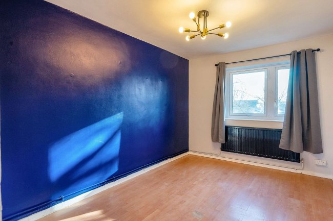 44 Ednam House, Friary Estate, London SE15 6SF 3