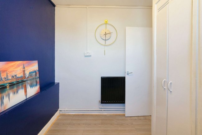 44 Ednam House, Friary Estate, London SE15 6SF 3