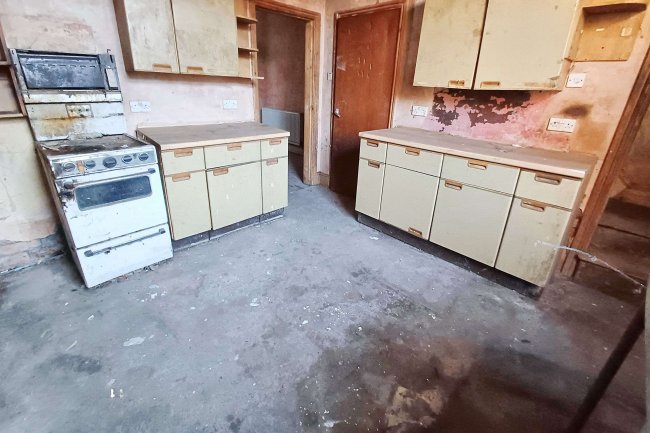 7 Hawthorne Grove, Ashton-under-Lyne, OL7 0DF 7