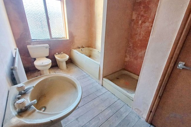 7 Hawthorne Grove, Ashton-under-Lyne, OL7 0DF 7