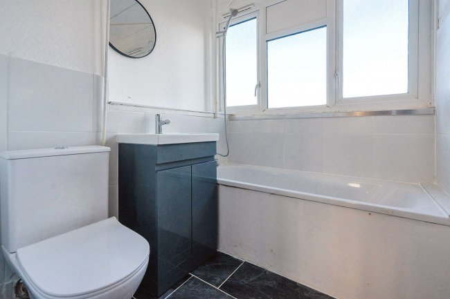 Flat 19 Proctor House,  Elmington Estate, Picton Street, London SE5 7QJ 9