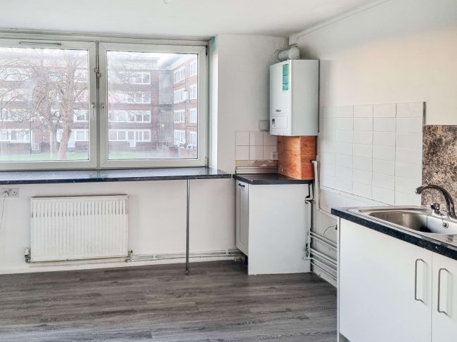 5 Northumberland Grove, Tottenham, London N17 0PZ 2