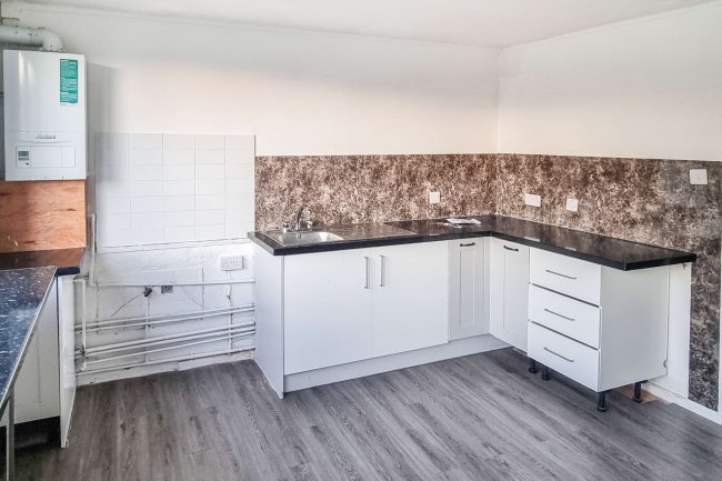 5 Northumberland Grove, Tottenham, London N17 0PZ 2