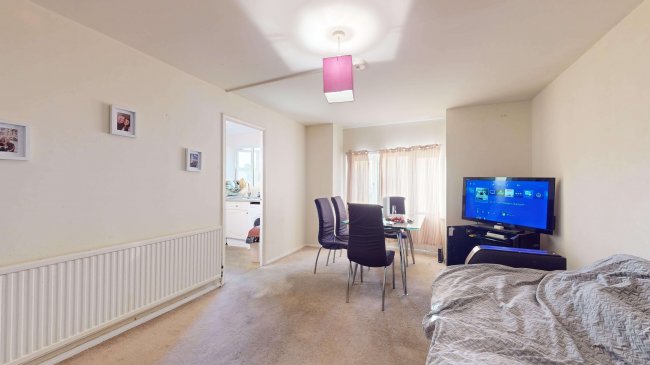 17 Bay Court, 128 Popes Lane, Ealing, London, W5 4NE 8