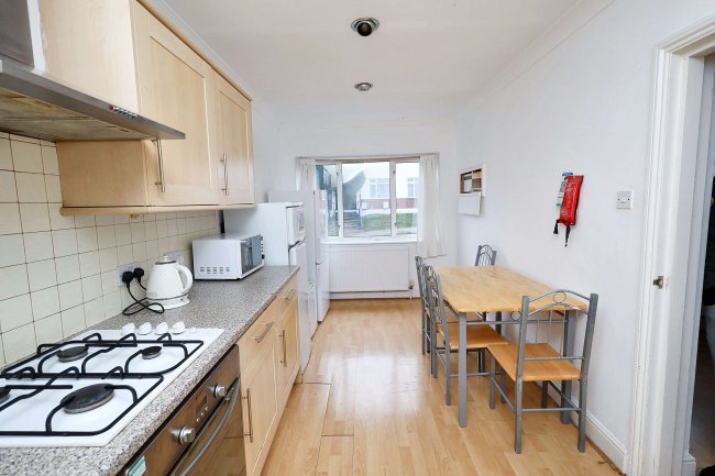 198 Alexandra Road, Muswell Hill, London N10 2ES 6