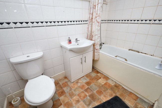 198 Alexandra Road, Muswell Hill, London N10 2ES 6