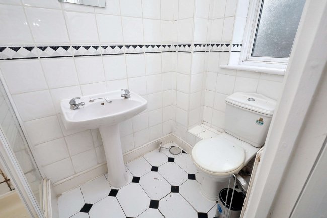 198 Alexandra Road, Muswell Hill, London N10 2ES 6