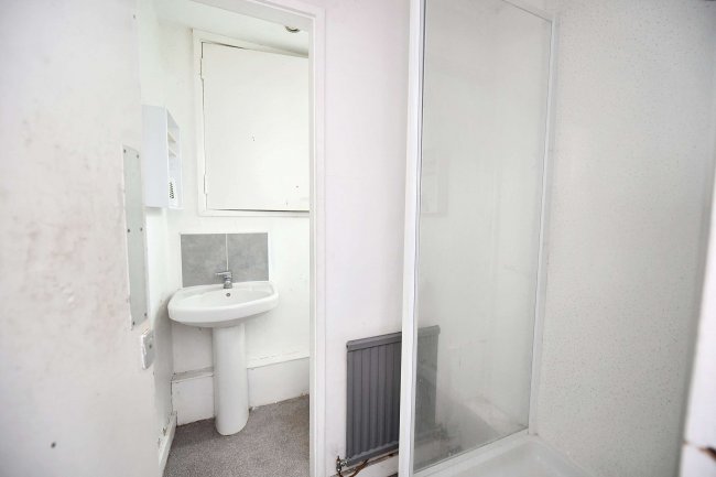 43 Norfolk Park Village, 200 Norfolk Park Road, Sheffield S2 2UA 2