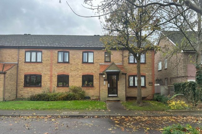 27 Caroline Close, West Drayton, Middlesex, UB7 7LF 9