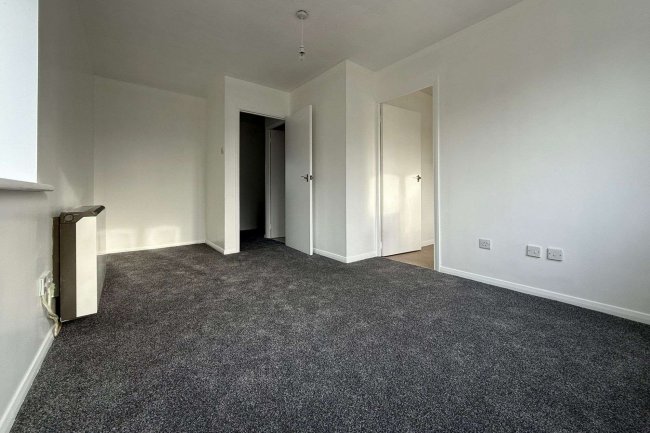 27 Caroline Close, West Drayton, Middlesex, UB7 7LF 9