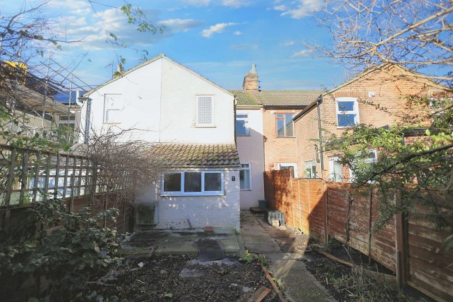 8 Coronation Villas, Aylesbury, Buckinghamshire, HP21 7RN 4