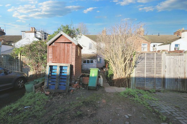 8 Coronation Villas, Aylesbury, Buckinghamshire, HP21 7RN 4