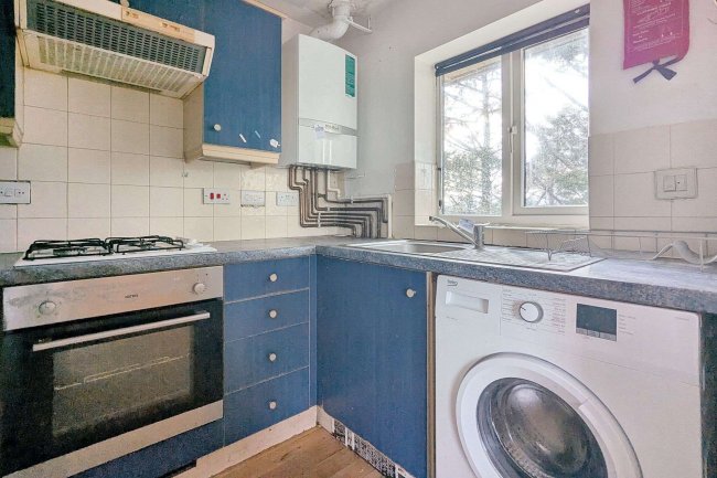 211 Franklin Way, Croydon, CR0 4UY 4