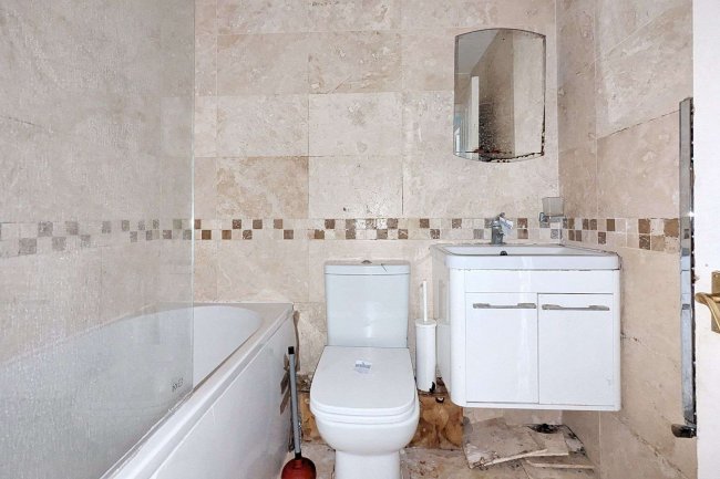 211 Franklin Way, Croydon, CR0 4UY 4