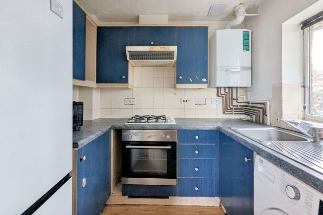 211 Franklin Way, Croydon, CR0 4UY 4