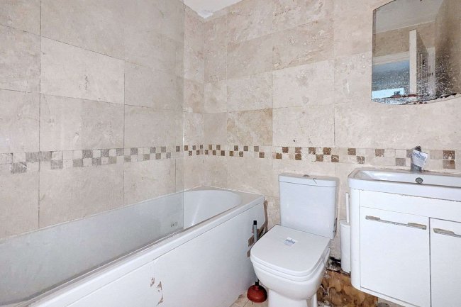 211 Franklin Way, Croydon, CR0 4UY 4