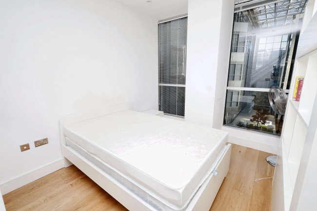 Flat 91 Trinity Square, 23-59 Staines Road, Hounslow, TW3 3GD 5