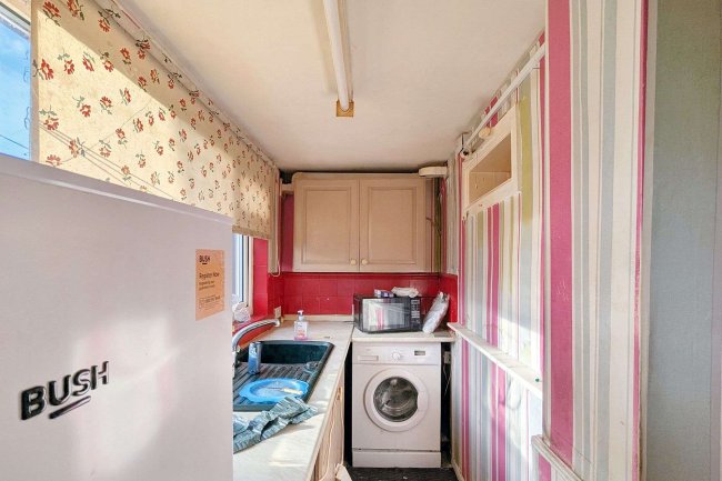 30 Marian Road, Streatham, London SW16 5HR 8