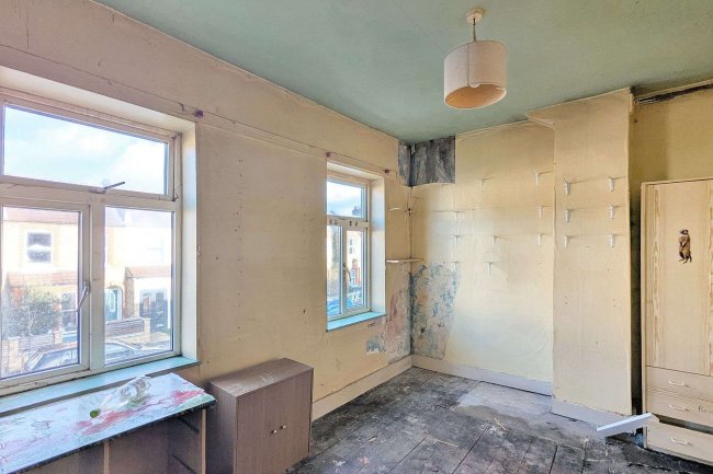 30 Marian Road, Streatham, London SW16 5HR 8