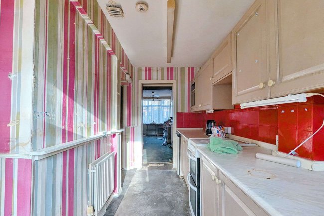 30 Marian Road, Streatham, London SW16 5HR 8