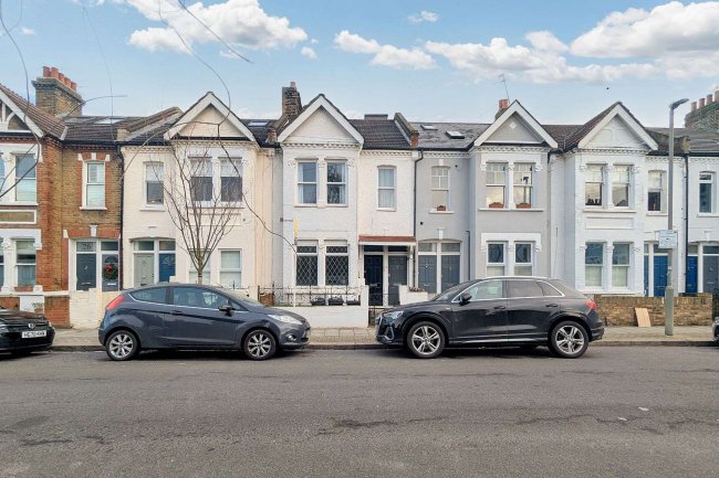 30 Lydden Grove, Wandsworth, London SW18 4LL 10