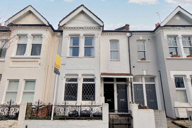 30 Lydden Grove, Wandsworth, London SW18 4LL 10