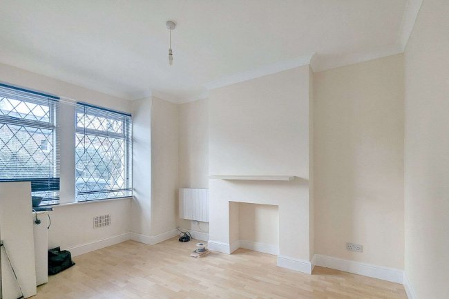 30 Lydden Grove, Wandsworth, London SW18 4LL 10