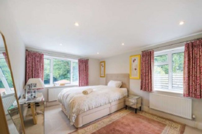 Bishops Platt,  Norlands Lane, Egham, Surrey TW20 8SS 10