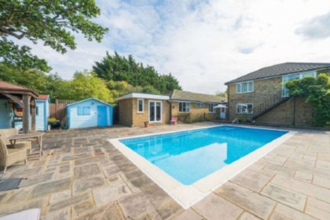 Bishops Platt,  Norlands Lane, Egham, Surrey TW20 8SS 10