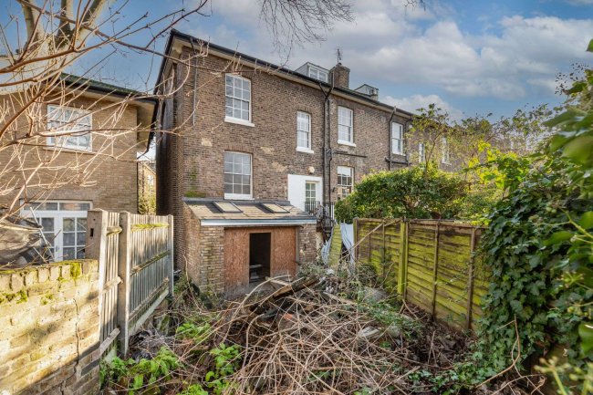 1 County Grove, Camberwell, London SE5 9LG 2