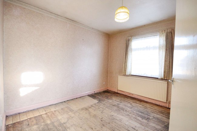 69 Wood Crescent, Hemel Hempstead, Hertfordshire, HP3 9EY 4