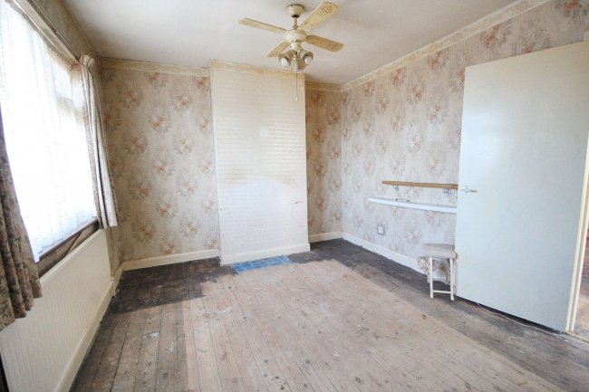 69 Wood Crescent, Hemel Hempstead, Hertfordshire, HP3 9EY 4