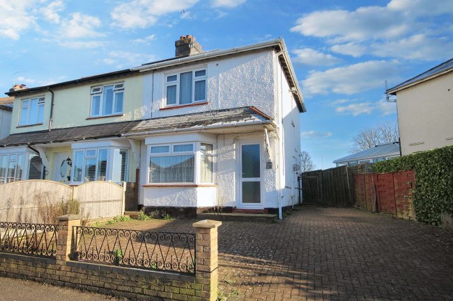 69 Wood Crescent, Hemel Hempstead, Hertfordshire, HP3 9EY 4