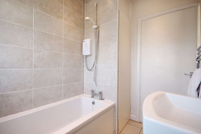 69 Wood Crescent, Hemel Hempstead, Hertfordshire, HP3 9EY 4