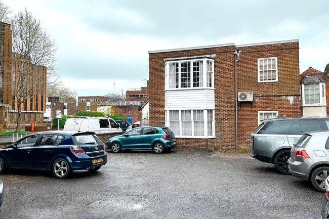 16 Bridge Street, Andover, Hampshire SP10 1BJ 9