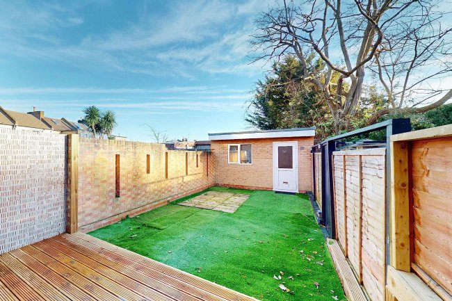 5 Oak Lane, Isleworth TW7 6HH 10