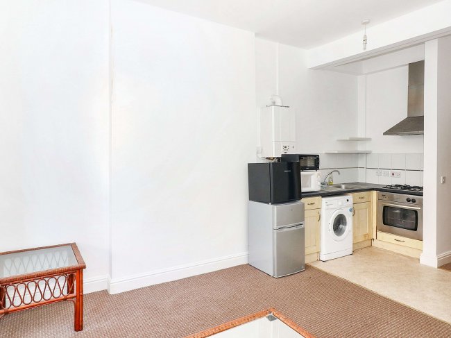 Flat 4, 2-8 Athelstan Road, Margate, CT9 2BF 5