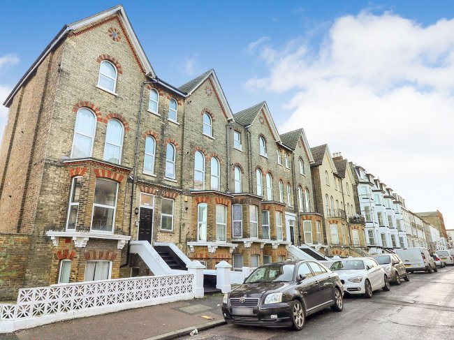 Flat 4, 2-8 Athelstan Road, Margate, CT9 2BF 5