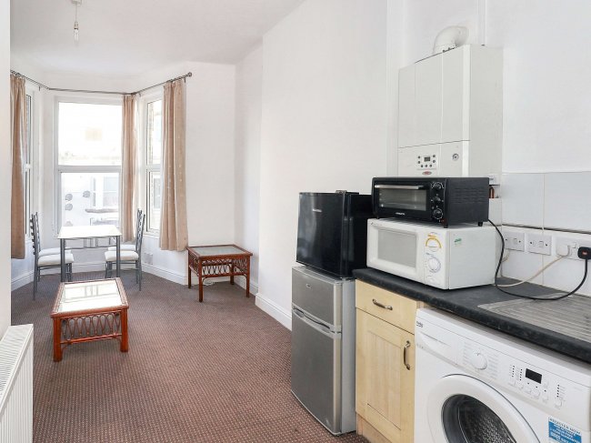 Flat 4, 2-8 Athelstan Road, Margate, CT9 2BF 5