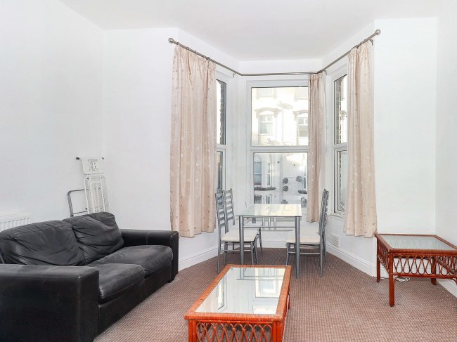 Flat 4, 2-8 Athelstan Road, Margate, CT9 2BF 5